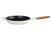Le Creuset gietijzeren koekenpan met houten handvat - 28 cm / 2.6 liter - meringue