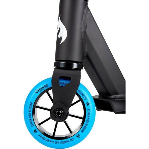 Stuntstep Chilli Base - zwart / blauw