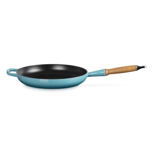 Le Creuset gietijzeren Signature koekenpan met houten handvat - 28 cm / 2.6 liter - caribbean blue