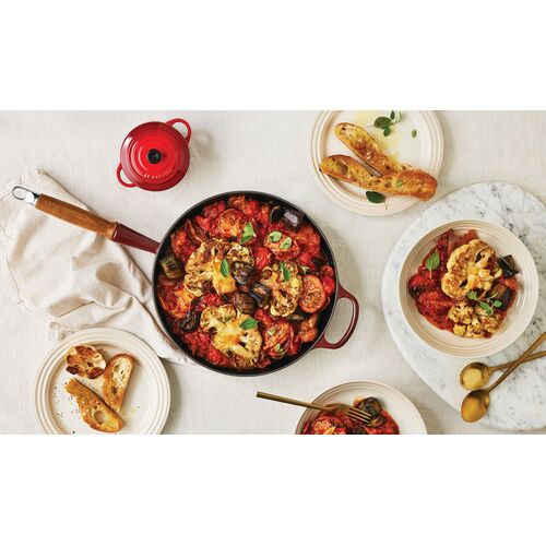 Le Creuset gietijzeren Signature koekenpan met houten handvat - 28 cm / 2.6 liter - rhône