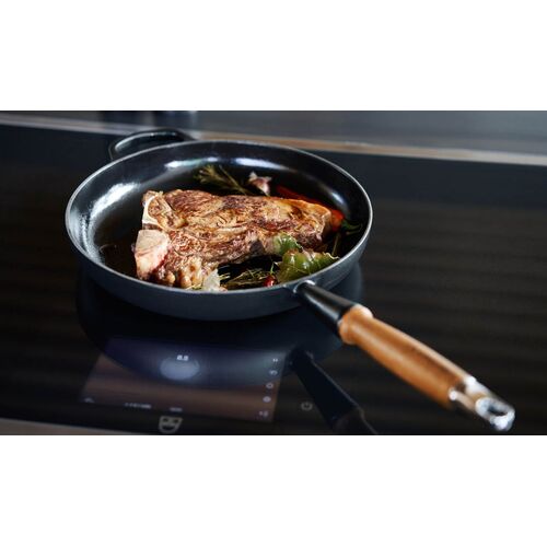 Le Creuset gietijzeren koekenpan met houten handvat - 28 cm / 2.6 liter - mat zwart [CLONE]